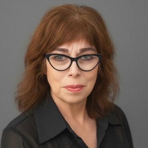 Daphne "Eyv" Parsafazel Parsa & Co Manufactured Homes